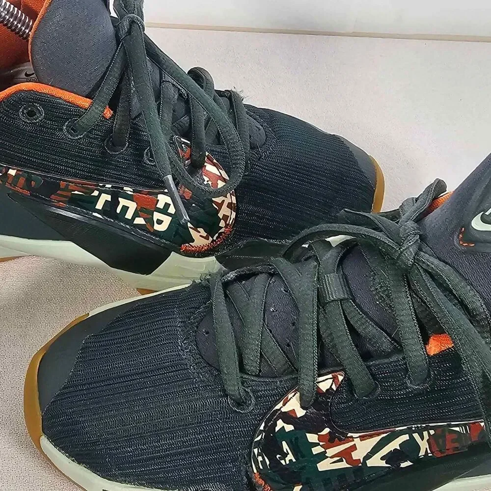 Nike boy zoom